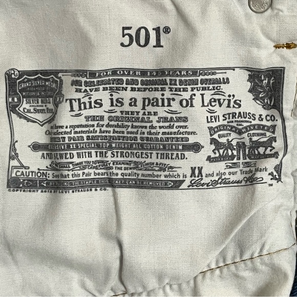 Women’s Levi’s 501 Original Button Fly Distressed Jeans Size 30‎ X 26 Light Wash - Picture 9 of 14